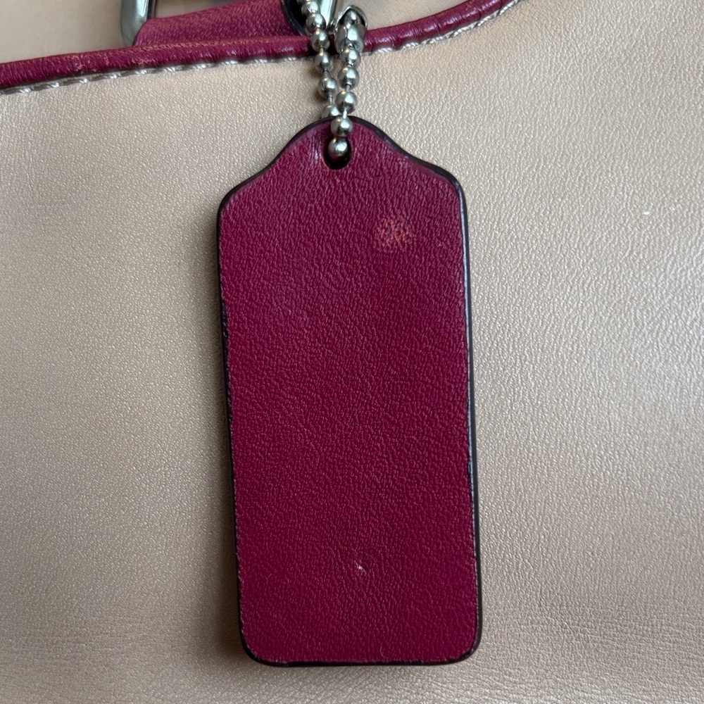 Coach Legacy Two Tone Haley - Picture 9 of 16